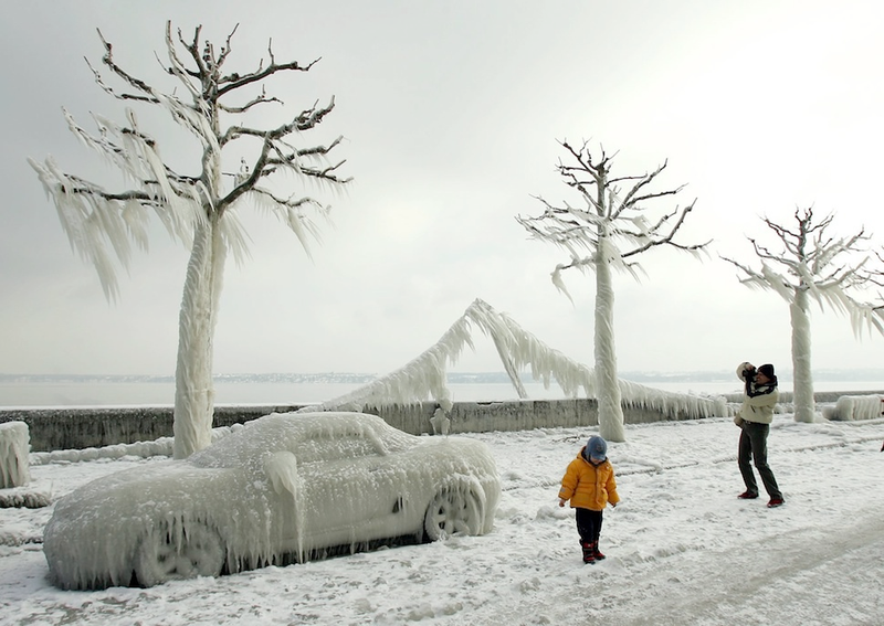 Illustration for article titled These alien-looking ice sculptures formed all on their own